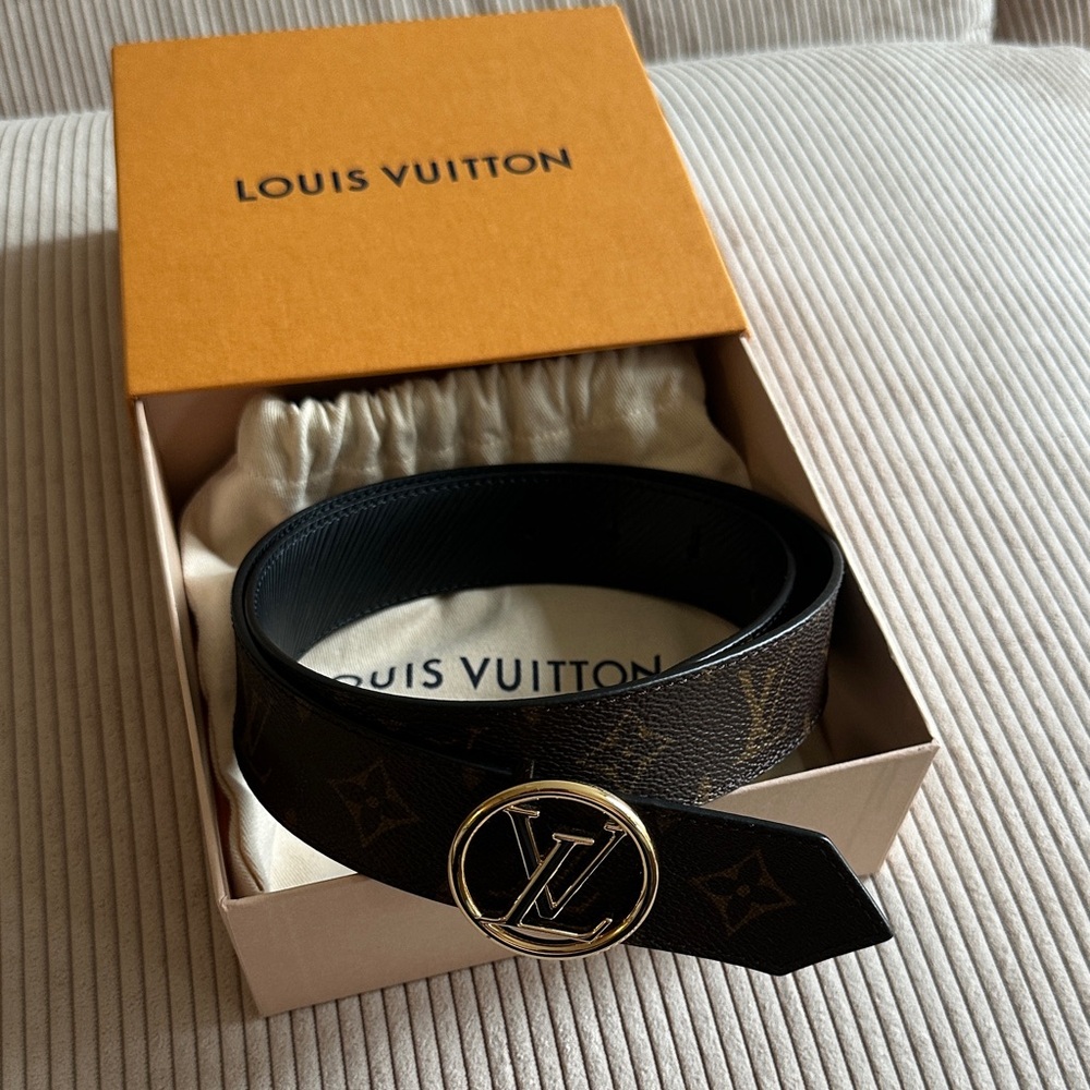 Louis Vuitton Black and Gold LV Circle 35mm Reversible Belt